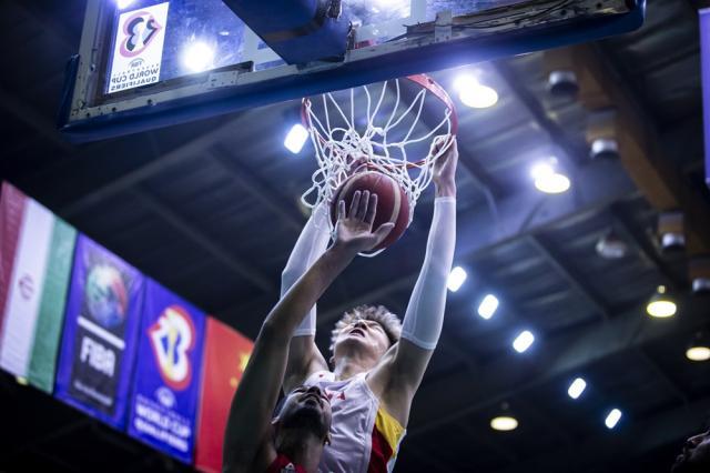 开云官方-无惧困难！中国男篮强势击败伊朗距世界杯一步之遥